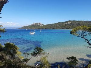 Sortie bateau direction plage naturiste du Layet (83)